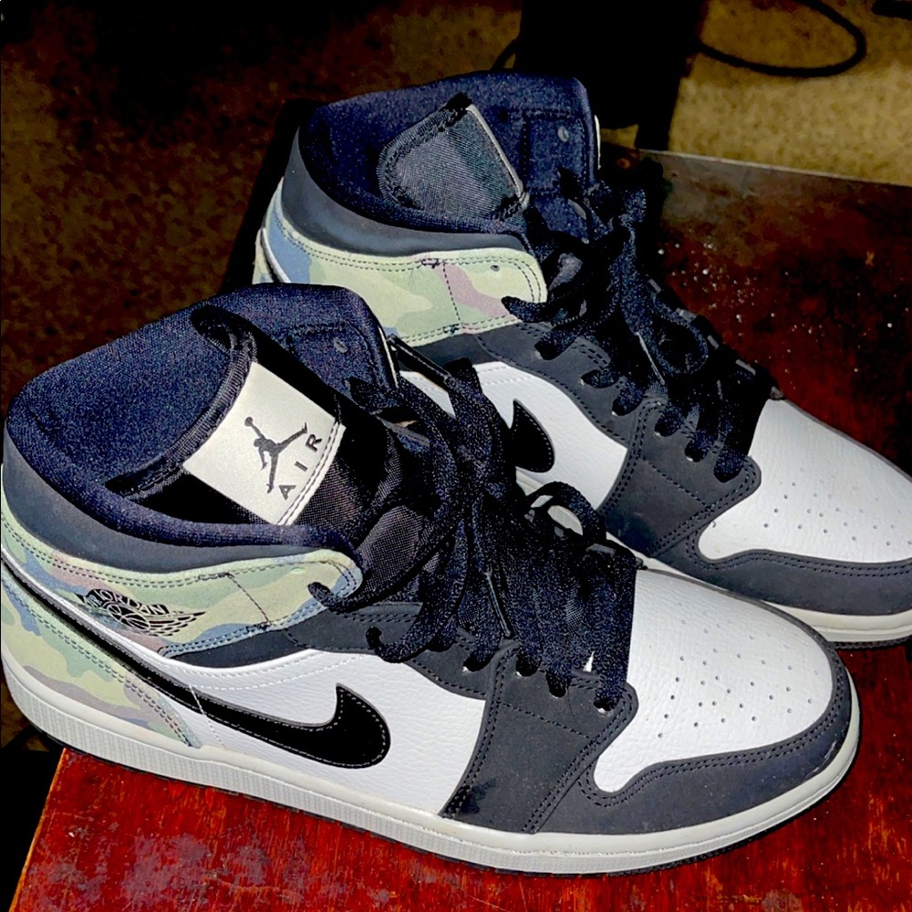 Jordan retro 1s